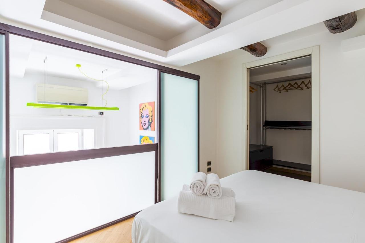 Design & Studio Duplex At National Museum Neapel Exterior foto